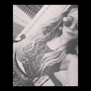 Meet your Posher, Michaela